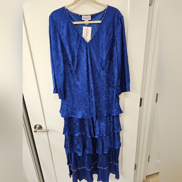 Della Reese Fashions Dresses & Skirts - NWT - Silk "Della Reese" Combo Maxi to Knee Length Navy Blue Dress - Size 16W